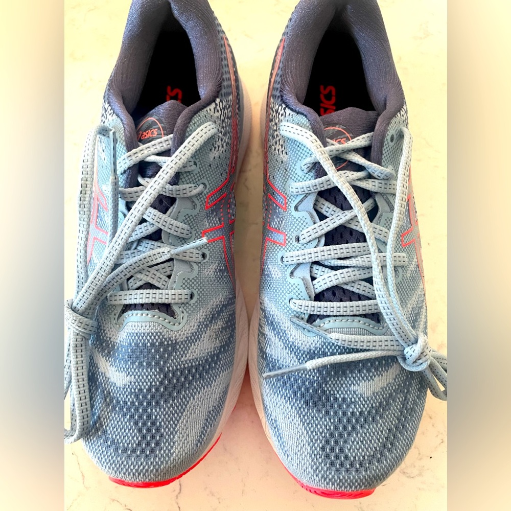 Like new ASICS Gel Nimbus 23 in Mist / Blazing Coral - worn for one run